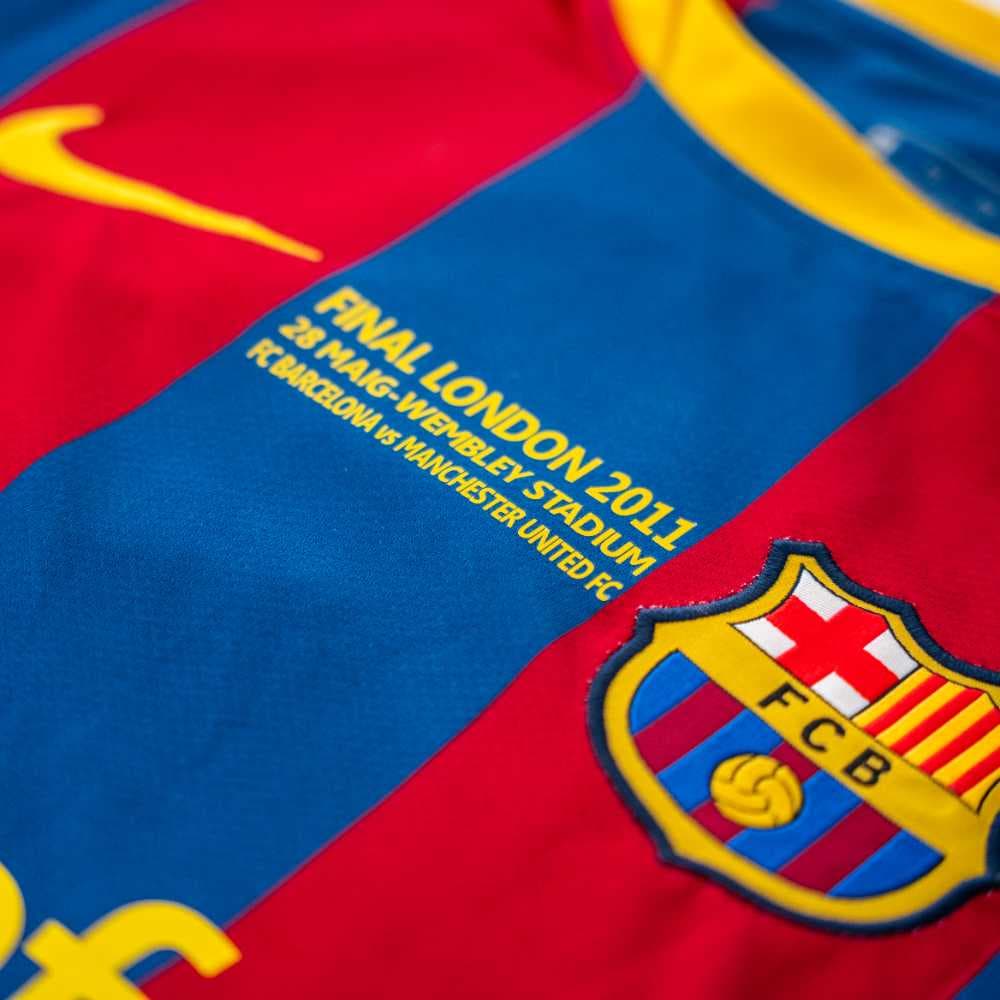 قميص برشلونة 2010/2011 بتوقيع ميسي نسخة النهائي